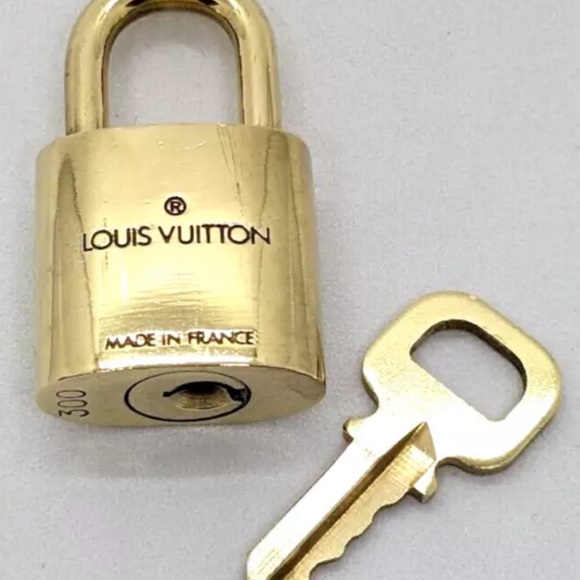 AUTH LOUIS VUITTON LOCK AND KEY #300 - Picture 2 of 5